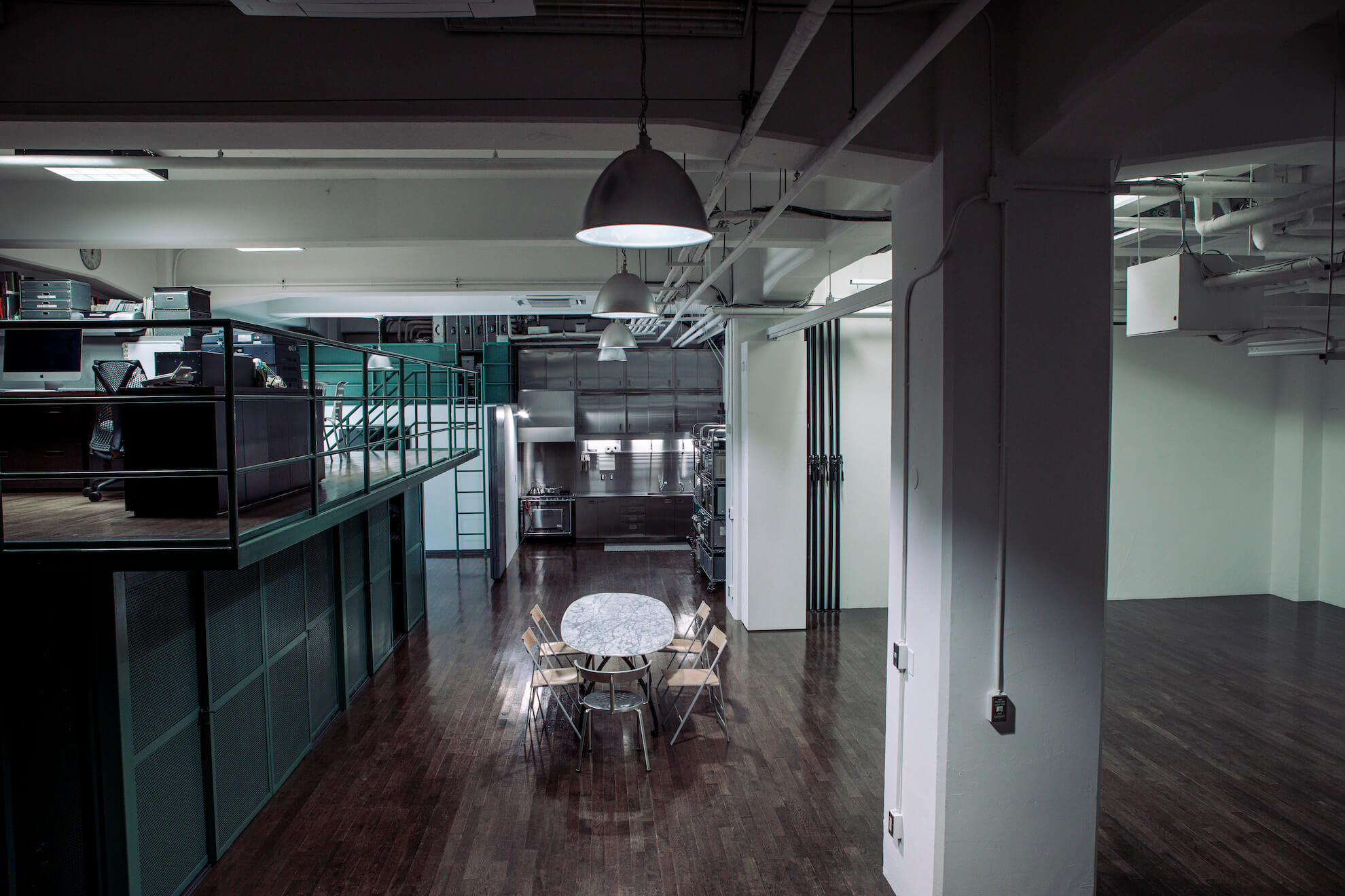 CRACKER STUDIO 写真